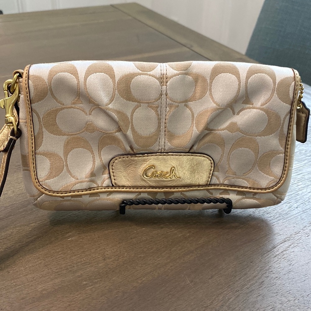 Coach Ashley large signature clutch wristlet/wallet mini bag